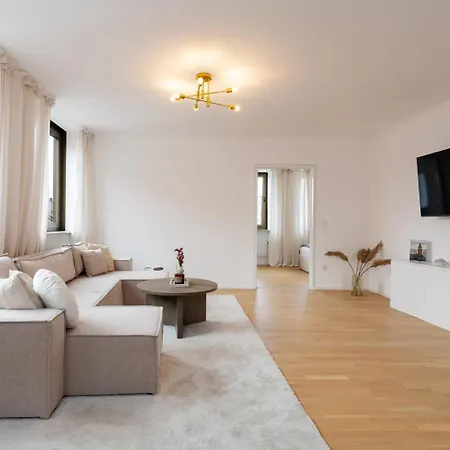 Two-story Loft In Nurembergs Location Núremberg